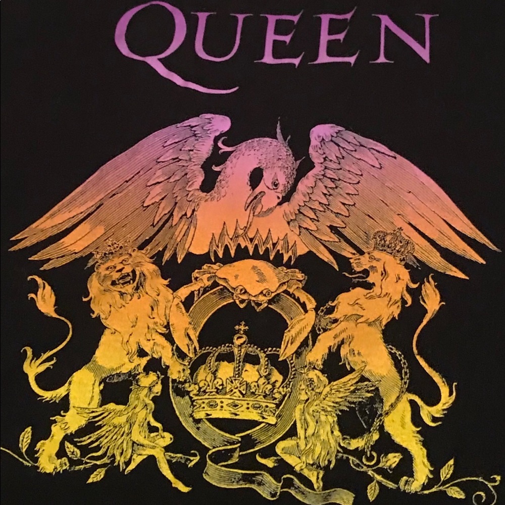Queen Short Sleeve Tee Smallππππ - Picture 2 of 15